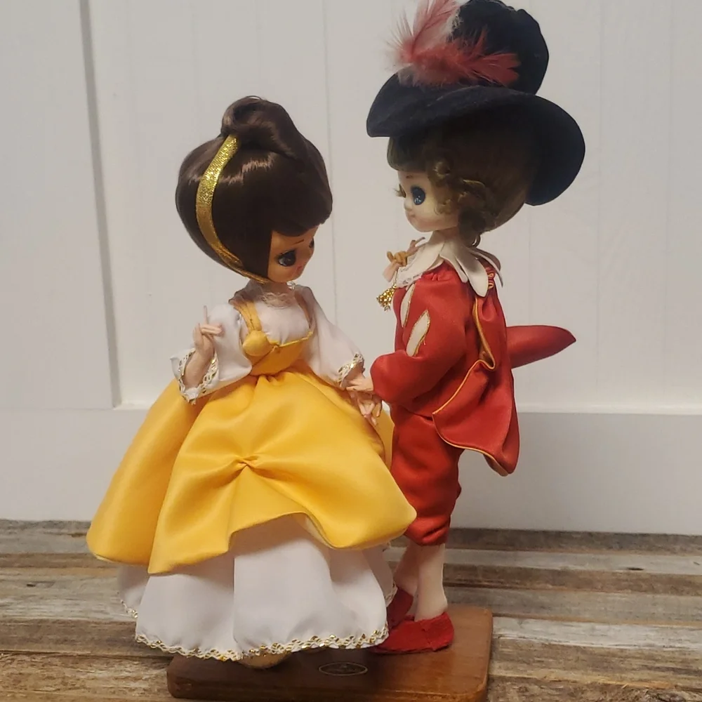 Vintage big eye doll set labeled fortune teller